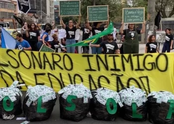 Maldade – Bolsonaro bloqueia R$ 1,68 bilhão do Ministério da Educação e inviabiliza universidades e institutos federais