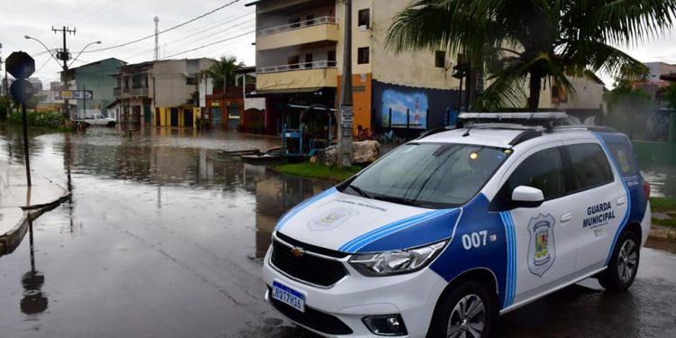 EM 24 HORAS, CHUVA PARA QUASE UM MÊS EM SÃO MATEUS: PREFEITURA INTENSIFICA AÇÕES EMERGENCIAIS
