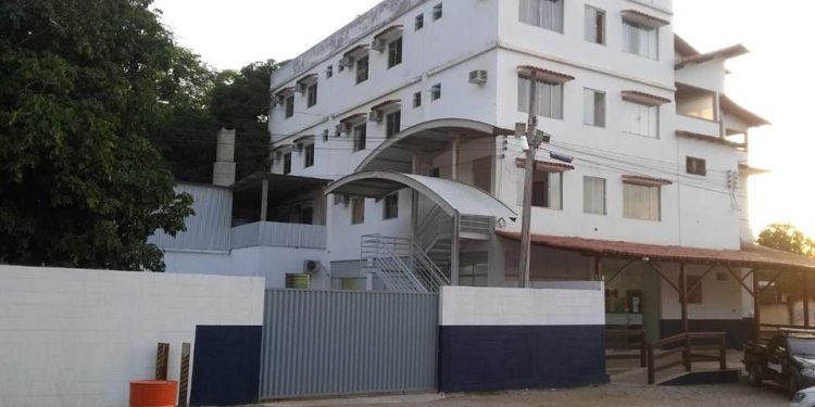 Aluno com transtorno mental esfaqueia três alunos em Colatina