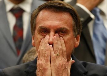 Abatido, Bolsonaro submerge após derrota e prepara volta como líder da oposição