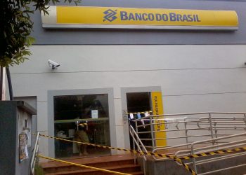 Criminosos explodem três agências bancárias rm cidade da Bahia