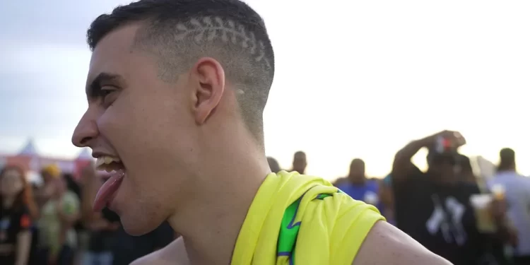 Do Espírito Santo para o mundo – Após vitória do Brasil com gols de Richarlison, ‘pombomania’ toma conta da torcida