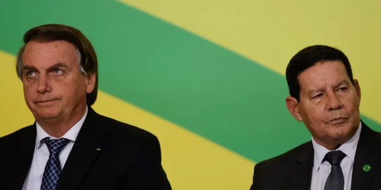 Bolsonaro ‘não está com muita vontade de conversar’ com Lula, diz Mourão