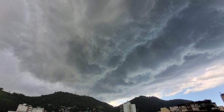 Espírito Santo recebe alerta de perigo para chuvas intensas