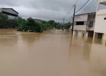 Governo do Estado garante auxílio de R$ 3 mil para a população afetada pelas chuvas no Espírito Santo