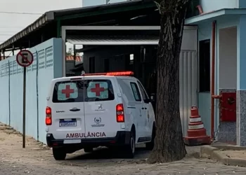 Mãe e filhos gêmeos de 1 ano são queimados em acidente doméstico em Boa Esperança