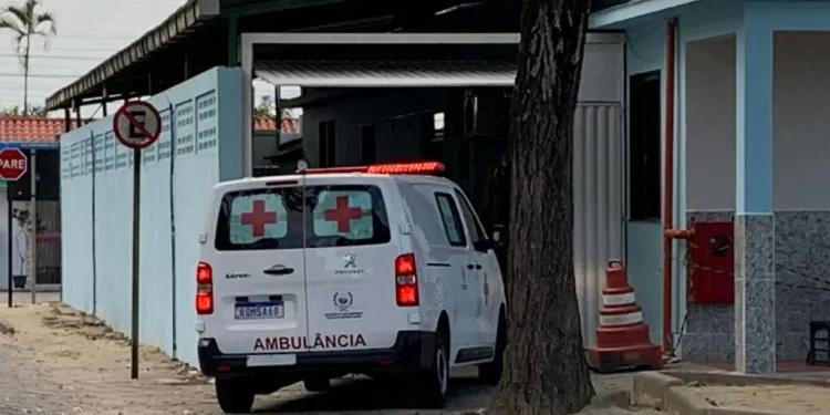 Mãe e filhos gêmeos de 1 ano são queimados em acidente doméstico em Boa Esperança