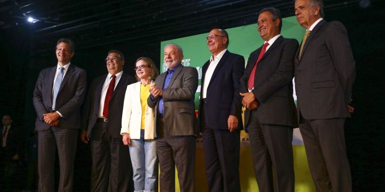 POR QUESTÃO DE SEGURANÇA DIPLOMAÇÃO DE LULA NO TSE TERÁ ESQUEMA DE SEGURANÇA MAIOR DO QUE A POSSE DE MORAES