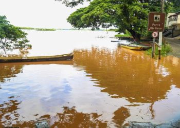 NÍVEL DO RIO DOCE COMEÇA A RECUAR EM LINHARES