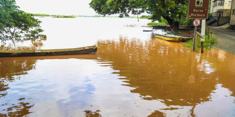 NÍVEL DO RIO DOCE COMEÇA A RECUAR EM LINHARES