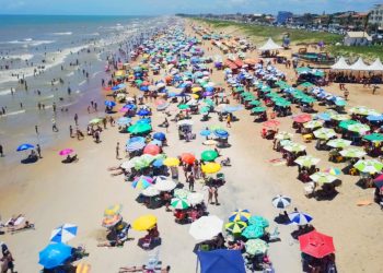 Testes de balneabilidade da praia de Guriri deve sair antes do Carnaval