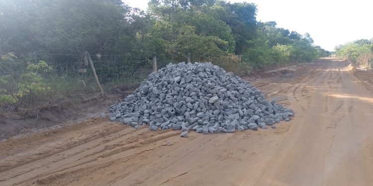 AÇÃO CONJUNTA ENTRE PREFEITURA, DER-ES E COMUNIDADE RESTABELECE O ACESSO A BARRA NOVA NORTE