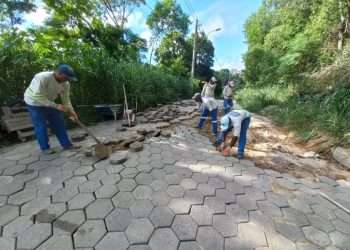 PREFEITURA RECONSTRÓI LIGAÇÃO ENTRE OS BAIRROS MORADA DO RIBEIRÃO E JACQUELINE, PREJUDICADA PELOS TEMPORAIS