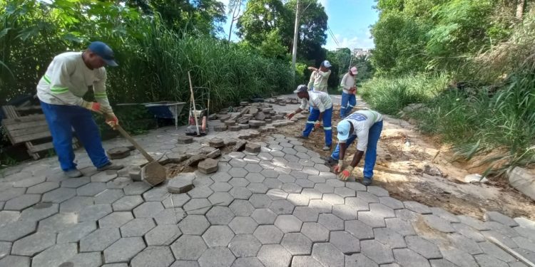 PREFEITURA RECONSTRÓI LIGAÇÃO ENTRE OS BAIRROS MORADA DO RIBEIRÃO E JACQUELINE, PREJUDICADA PELOS TEMPORAIS
