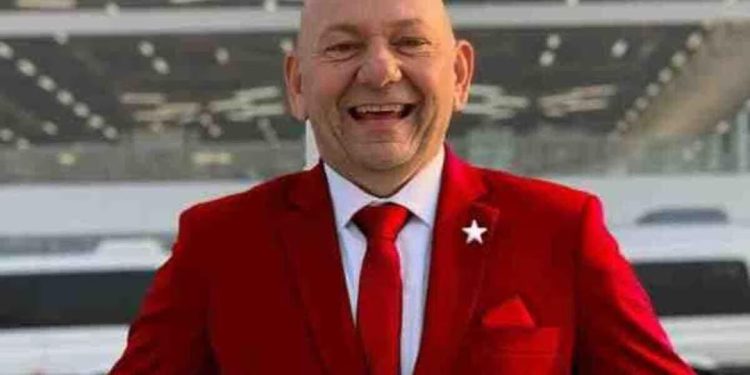 Após apoio de Hang a Lula, internet ‘pinta’ terno de empresário de vermelho