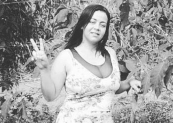 Mulher é assassinada a tiros dentro da própria casa em Mantenópolis