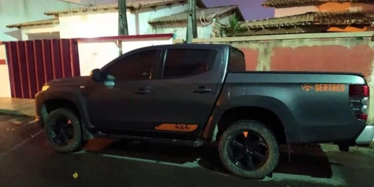 PRF prende foragido do RJ em São Mateus com CNH falsa