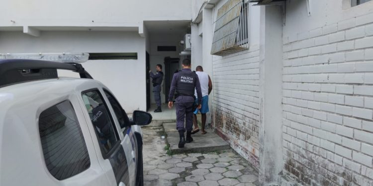Homens são presos roubando óleo diesel de empresa exploradora de petróleo em São Mateus