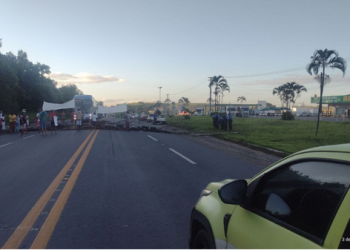 BR 101 é totalmente interditada por causa de protesto em São Mateus