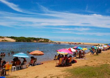 Pontal do Ipiranga, em Linhares, fica sem água e luz em pleno carnaval 