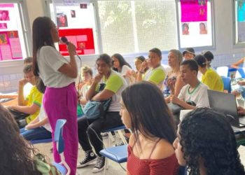 Projeto leva para escolas informações sobre violência contra a mulher