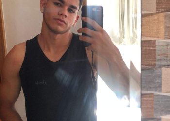 Jovem é morto a facadas na Serra e ex-marido da namorada é suspeito do crime