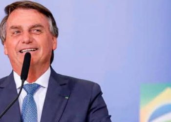 Relógio devolvido por Bolsonaro custa R$ 800 mil e é moldado em ouro