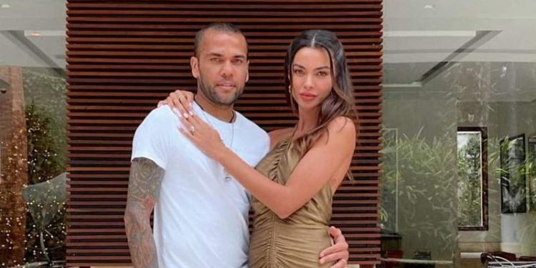 Mulher de Daniel Alves indica fim de casamento: ‘Eu o amo, mas amo mais a mim’