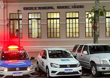 Urgente – Aluno é detido após tentar esfaquear colegas em escola no Rio de Janeiro