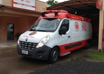 Menino finge desmaio para não ir à escola e mãe assustada chama o Samu