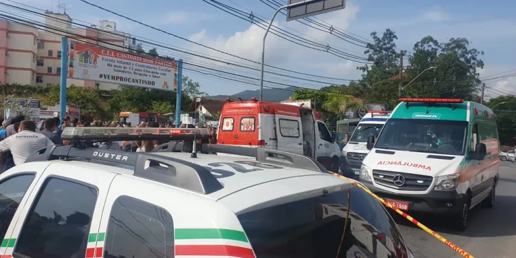 Ataque em Santa Catarina – Professora diz que trancou bebês no banheiro para salvar crianças de ataque que matou 4 em Blumenau
