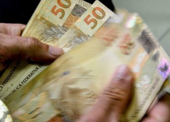Salário mínimo passa a valer R$ 1.320 a partir de hoje