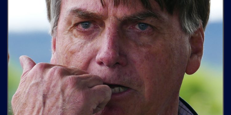 PF faz buscas na casa de Bolsonaro, em operação que prendeu Mauro Cid