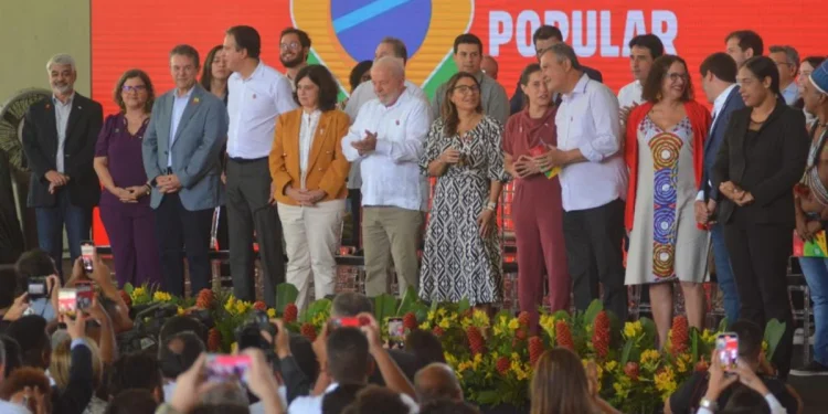 Lula relança o Farmácia Popular, que vai oferecer remédio de graça a inscritos no Bolsa Família