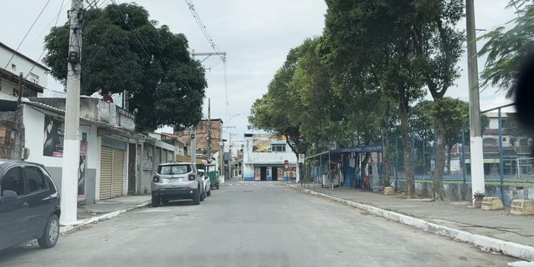 Homem armado invade creche para fugir de tiros e crianças se trancam nas salas no Espirito Santo