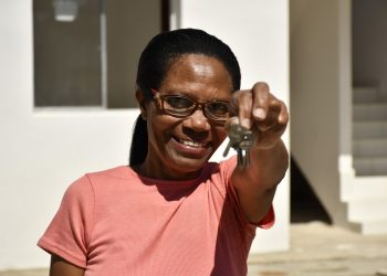 PARCERIA ENTRE PREFEITURA E GOVERNO FEDERAL ENTREGA MAIS QUATRO CASAS NO BAIRRO VITÓRIA