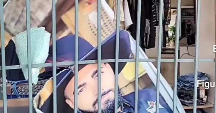 Vídeo – Veículo descontrolado invade loja durante a madrugada no Bairro Sernamby em São Mateus