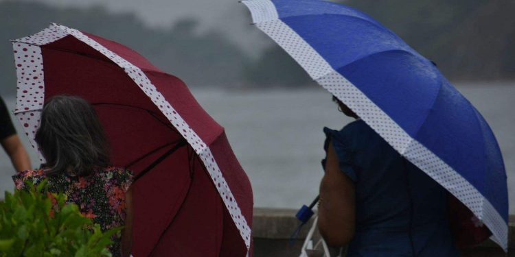 ES recebe alerta de chuva e ventos intensos para 39 cidades; veja lista