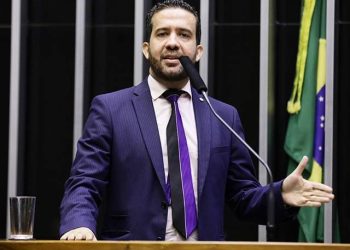 PGR pede ao Supremo que apure se Janones operou rachadinha