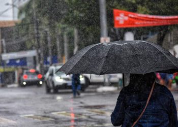 Fevereiro começa com alerta de tempestade e queda de granizo em 29 cidades do ES
