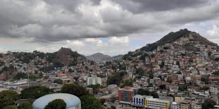 Cidades do ES recebem novo alerta para chuva e ventos fortes