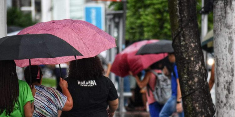 ES tem alerta de chuvas intensas para 48 cidades; veja lista