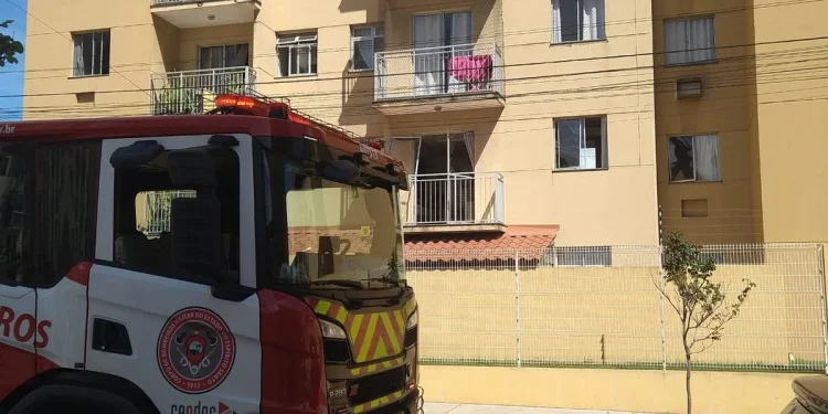 Explosão por vazamento de gás deixa moradora ferida em prédio no Espírito Santo