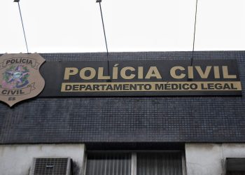 Homem é morto a tiros, arrastado pela rua e tem corpo incendiado no Espírito Santo