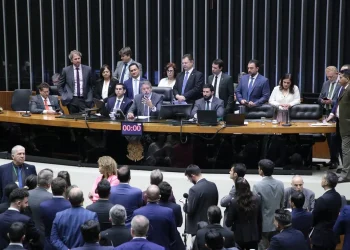 Câmara aprova ‘taxa das blusinhas’ para compras de até US$ 50