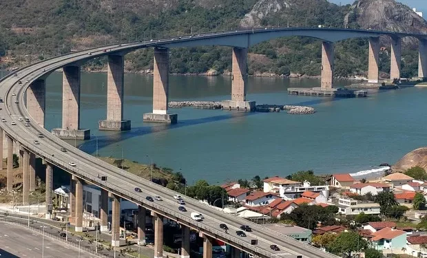 Estado gravíssimo: esposa pede orações por motociclista que caiu da 3ª Ponte