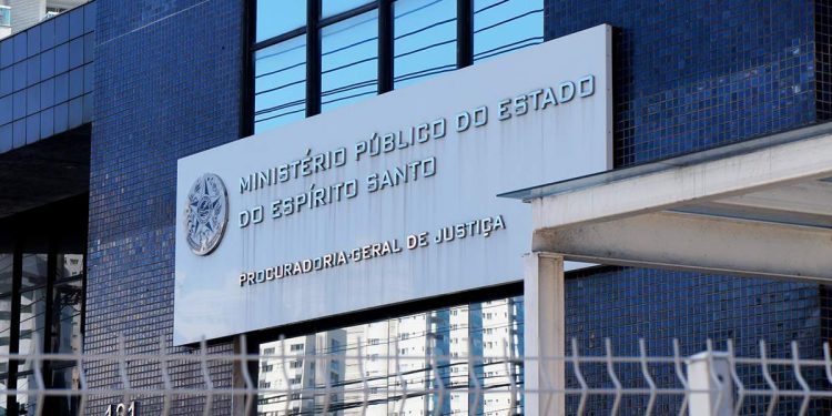 Moradora aciona Ministério Público contra vereador de Jaguarépor suposto esquema de propina