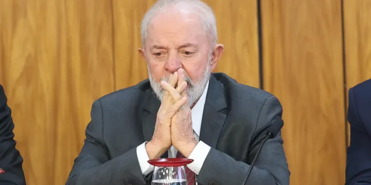 Datafolha: aprovação de Lula cai para 24% e marca pior patamar de todos seus mandatos