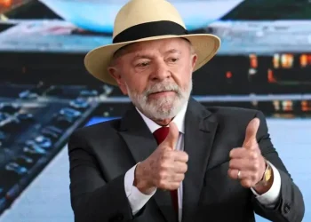 Se eu tiver com 100% de saúde e energia que tenho hoje, posso ser candidato em 2026, diz Lula