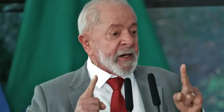 Provada denúncia da PGR, Bolsonaro só tem uma saída, que é ser preso, diz Lula